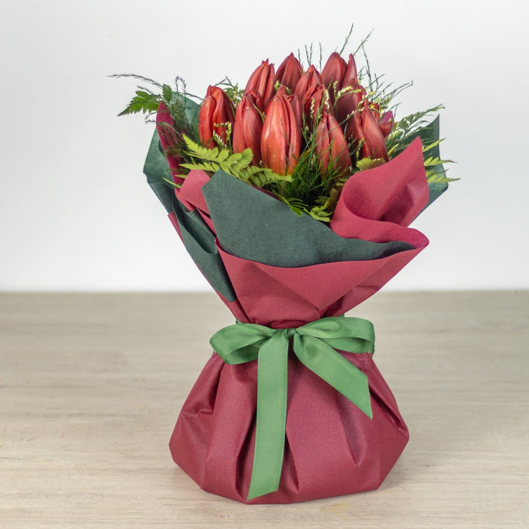 Red Water Bouquet With 15 Tulips No1205