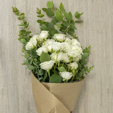 Load image into Gallery viewer, White Mini Rose Bouquet No1307
