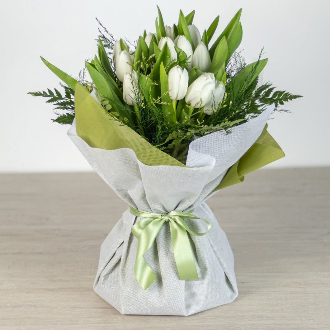 White Water Bouquet With 15 Tulips No1203
