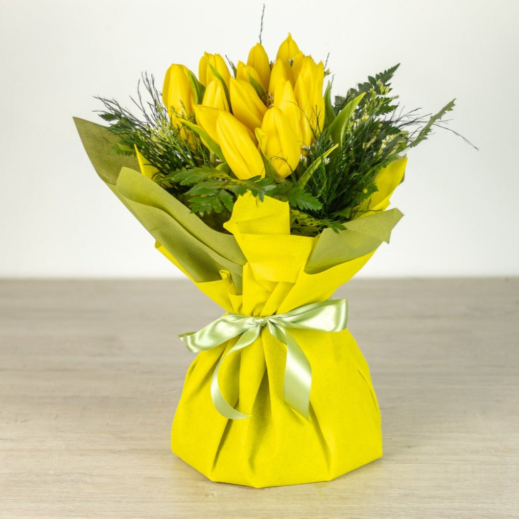 Yellow Water Bouquet With 15 Tulips No1201